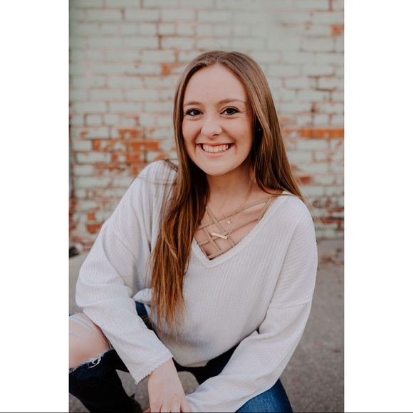 Meet your Posher, Darla Nichols - Picture 1 of 2